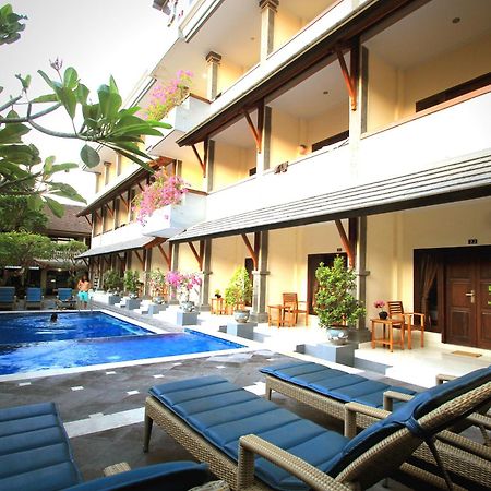 Jesens Inn II Кута Экстерьер фото