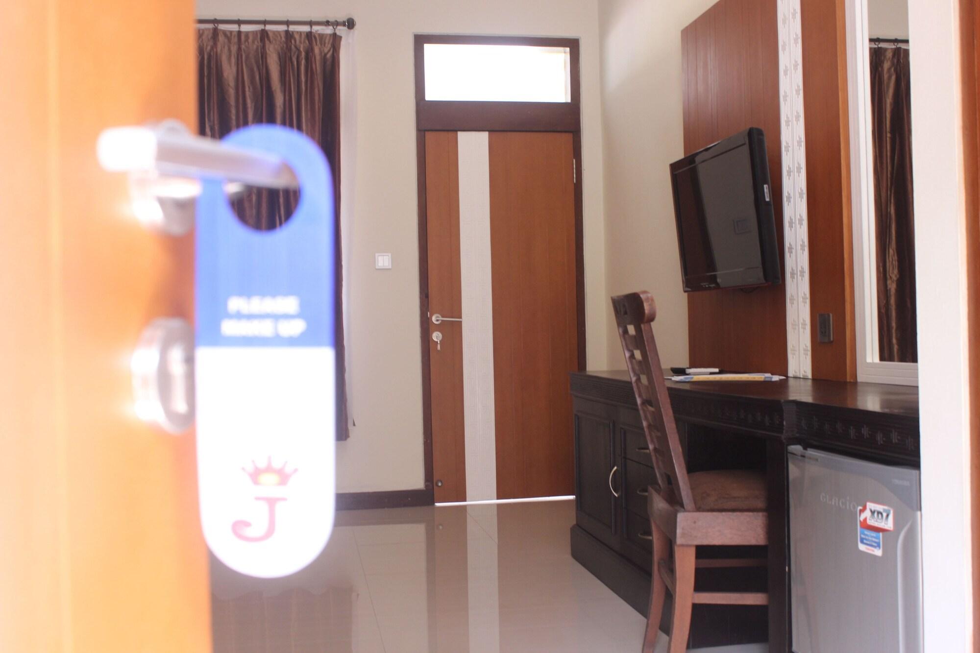 Jesens Inn II Кута Экстерьер фото