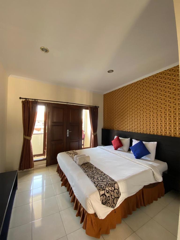 Jesens Inn II Кута Экстерьер фото