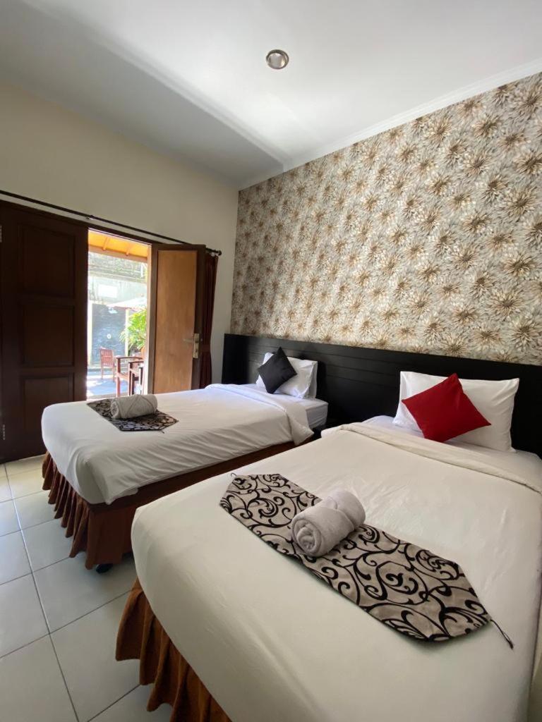 Jesens Inn II Кута Экстерьер фото