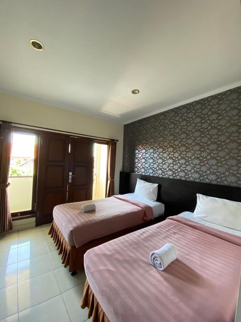 Jesens Inn II Кута Экстерьер фото