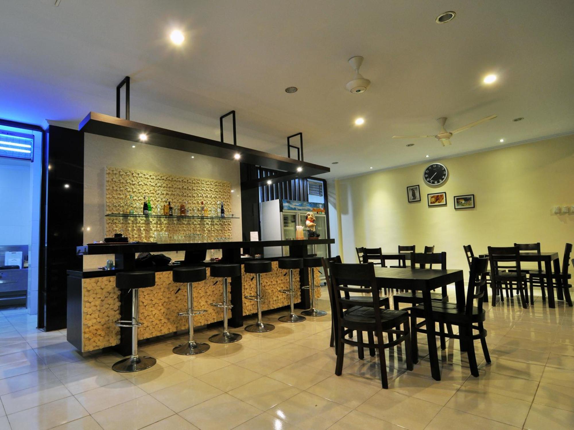 Jesens Inn II Кута Экстерьер фото