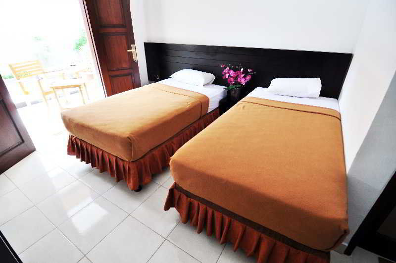 Jesens Inn II Кута Экстерьер фото