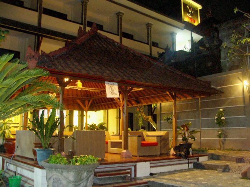 Jesens Inn II Кута Экстерьер фото