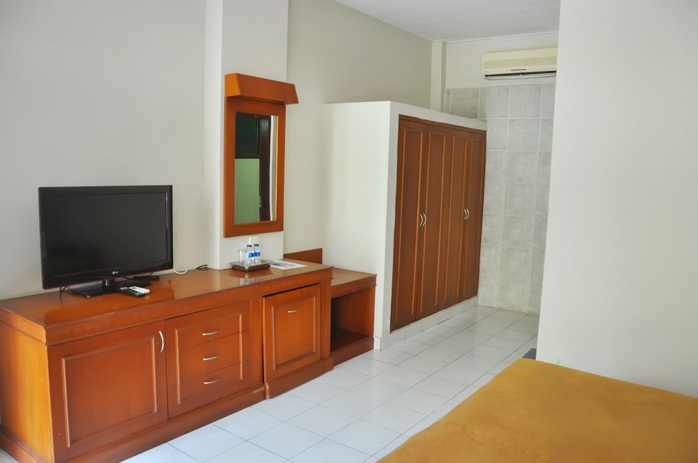 Jesens Inn II Кута Экстерьер фото